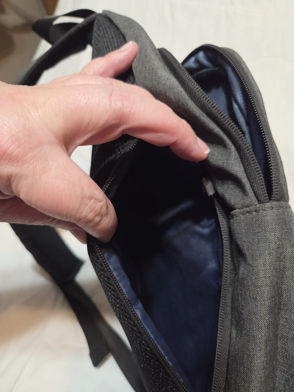 Travelon Anti-Theft Urban Sling Bag Backpack - Charcoal / Gray Heather